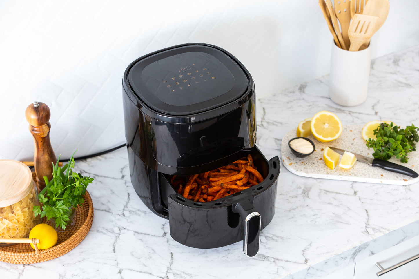 6L Digital Air Fryer w/ 1600W & Glass Window