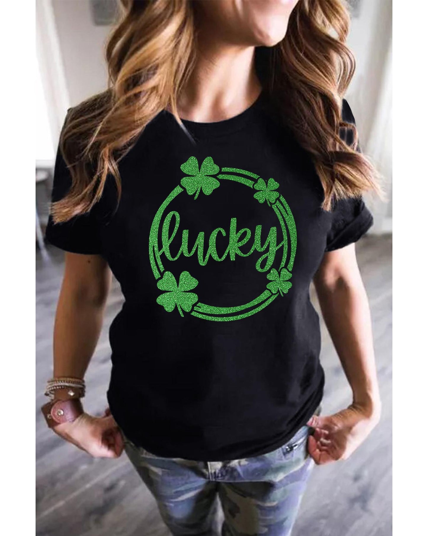 Azura Exchange Sequin Lucky Clover Print T-shirt - M