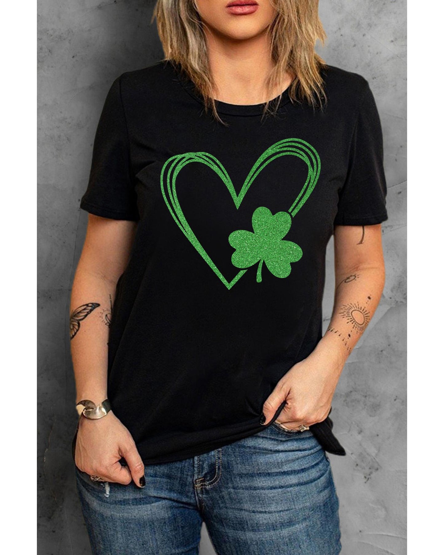 Azura Exchange Heart Print Short Sleeve Tee - M