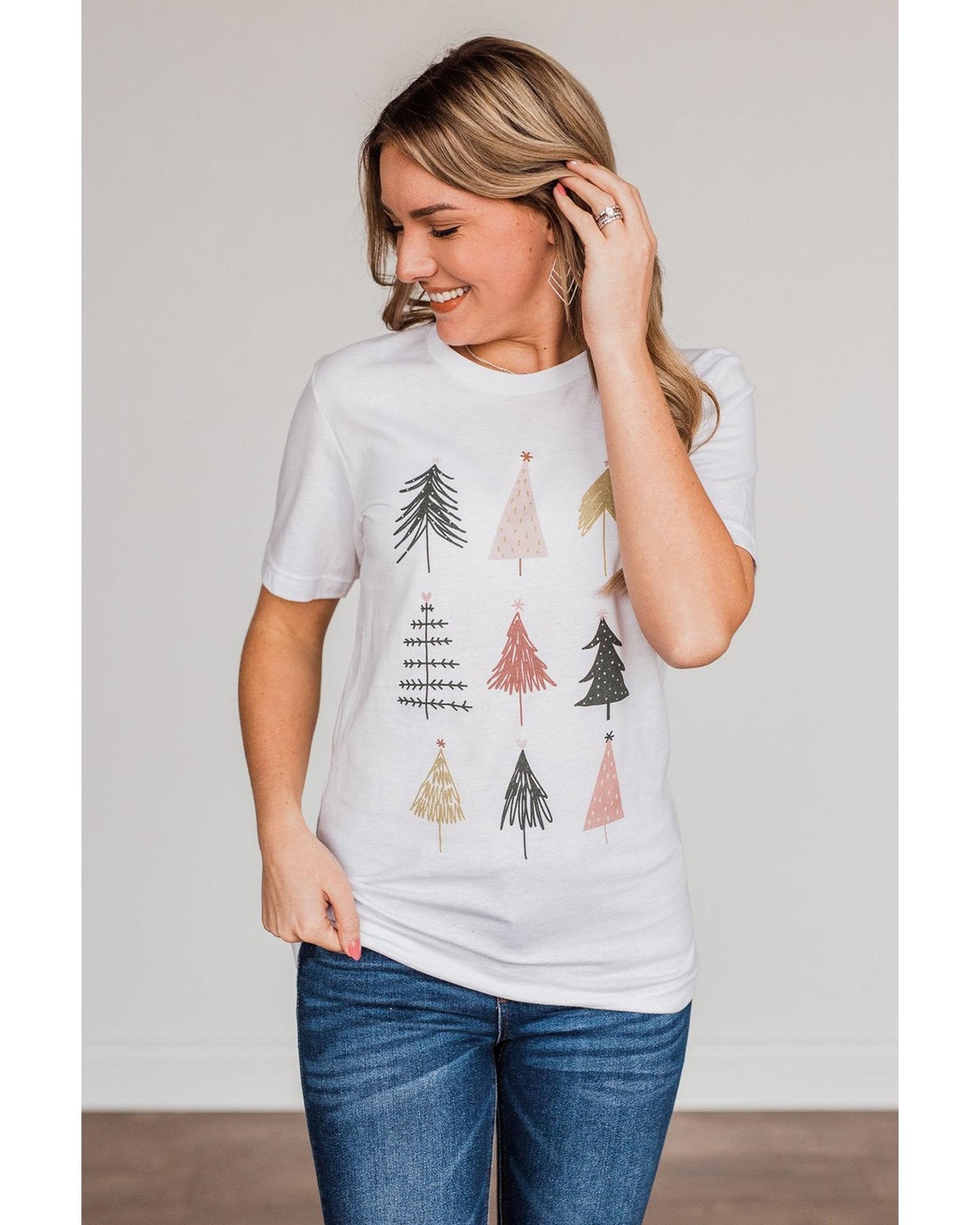 Azura Exchange Christmas Tree Graphic Tee - XL