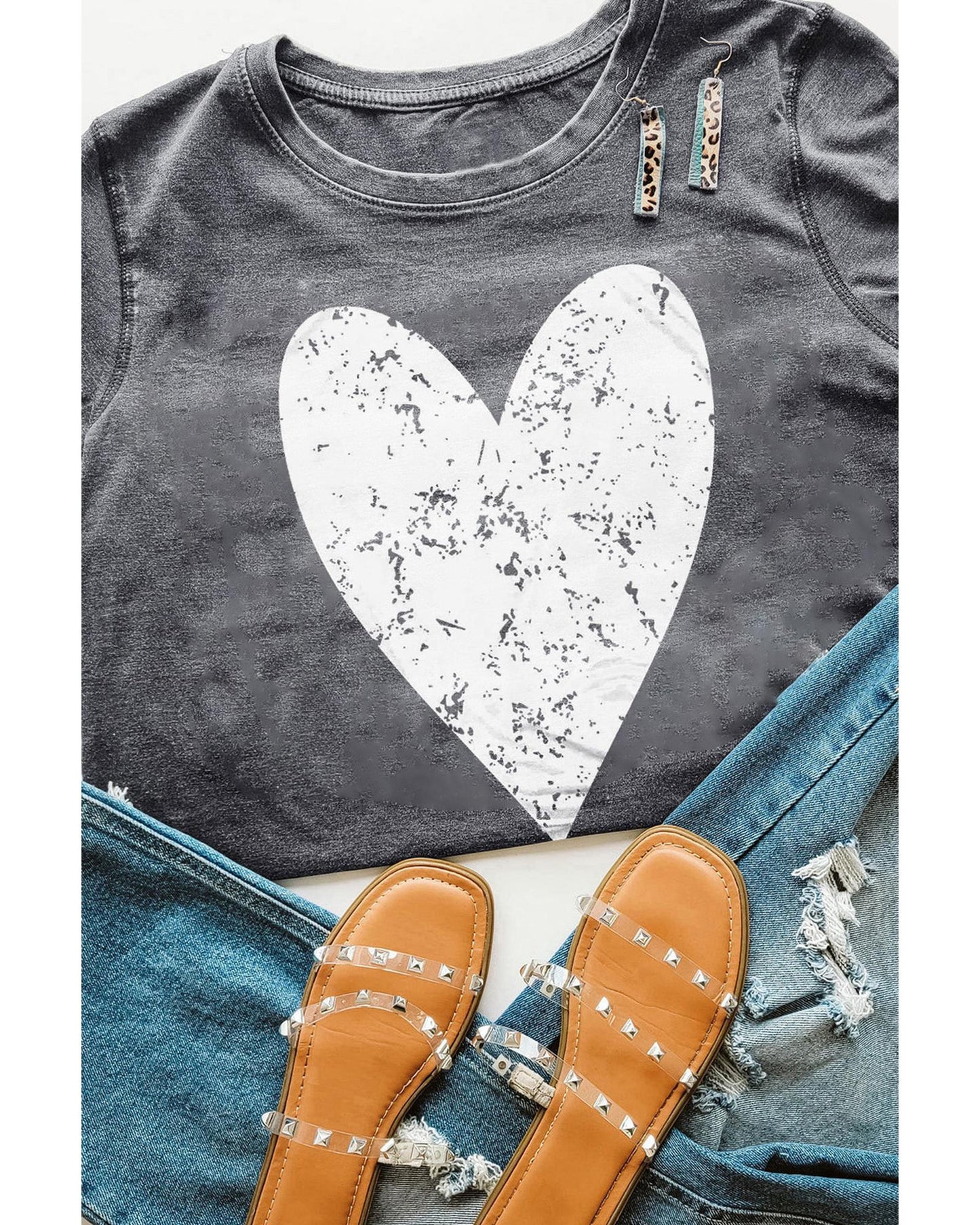 Azura Exchange Heart Graphic Print T-Shirt - 2XL