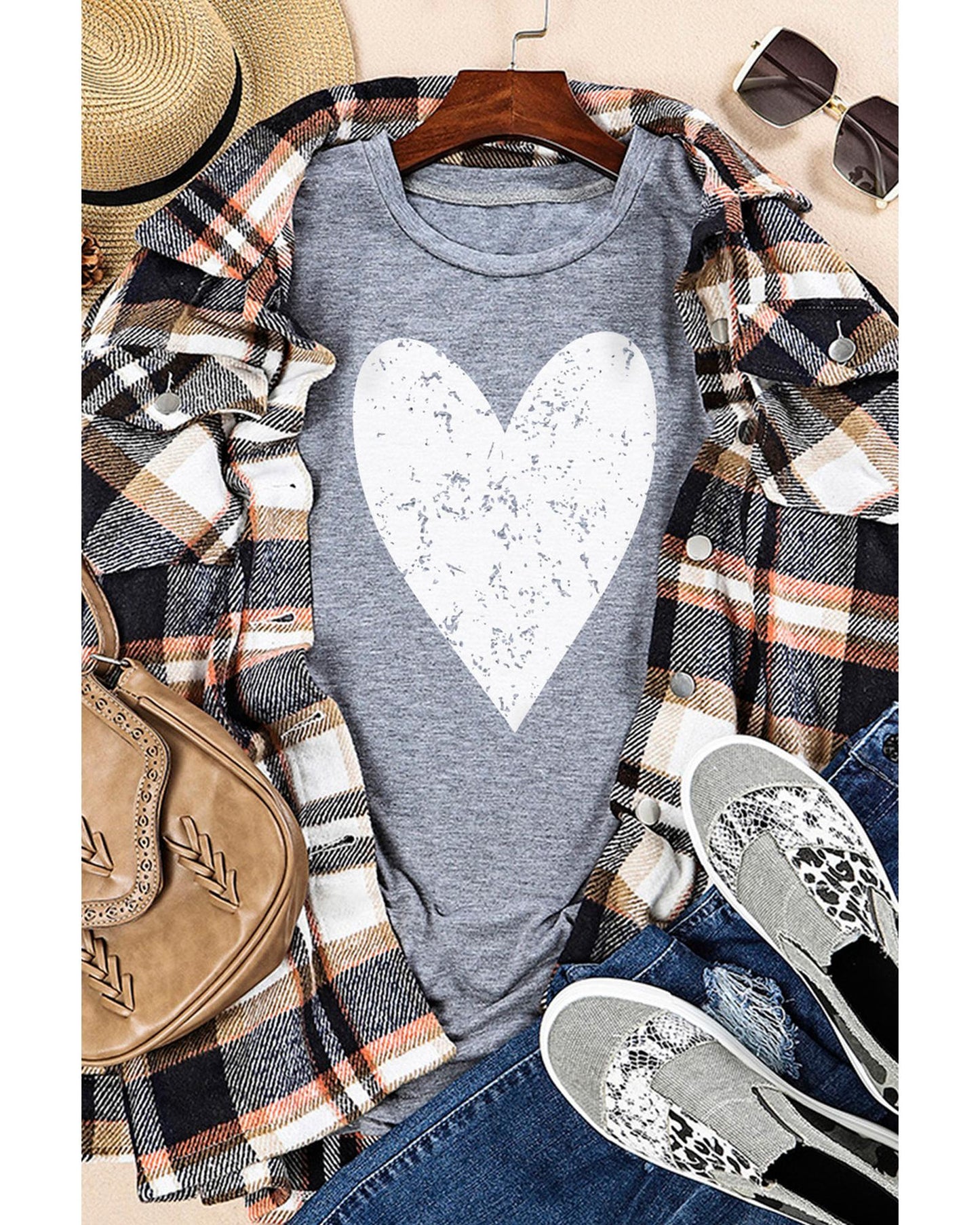 Azura Exchange Heart Graphic Print T-Shirt - L