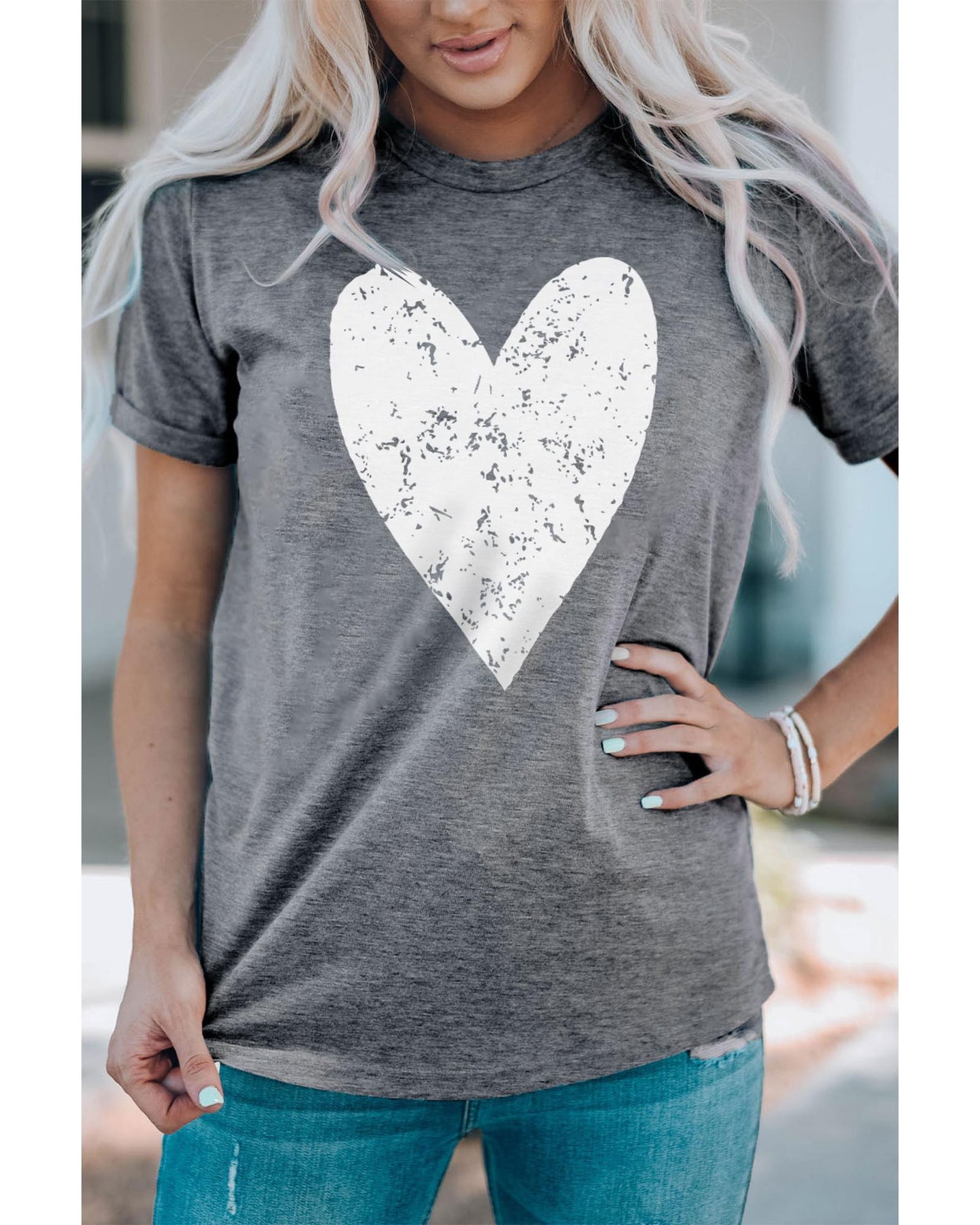 Azura Exchange Heart Graphic Print T-Shirt - M