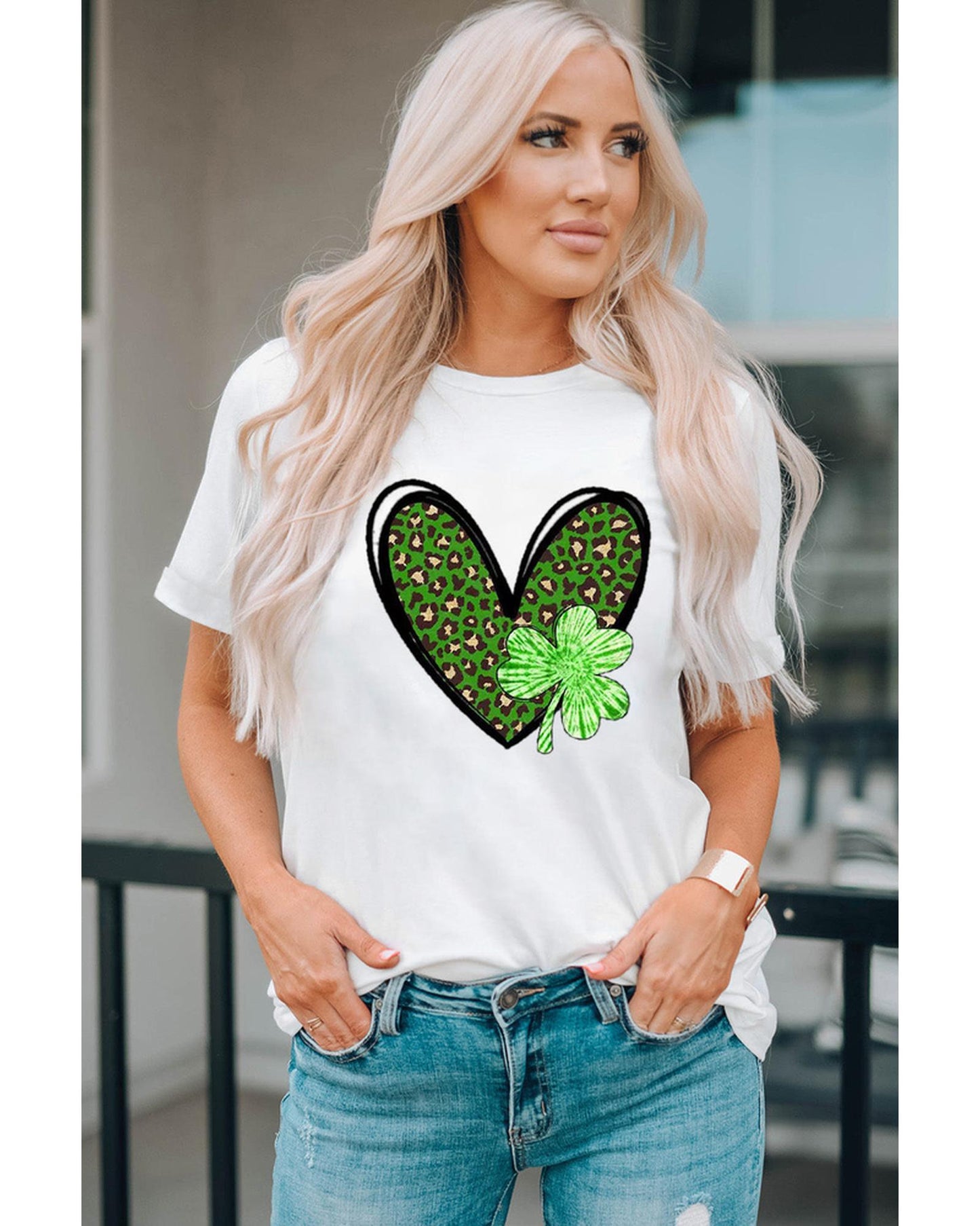 Azura Exchange Leopard Heart Shaped Print Crewneck Graphic Tee - L