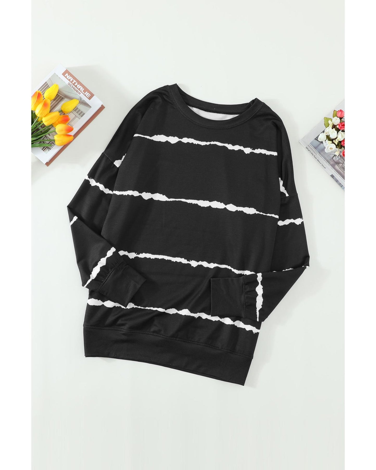 Azura Exchange Abstract Striped Long Sleeve Sweatshirt - L