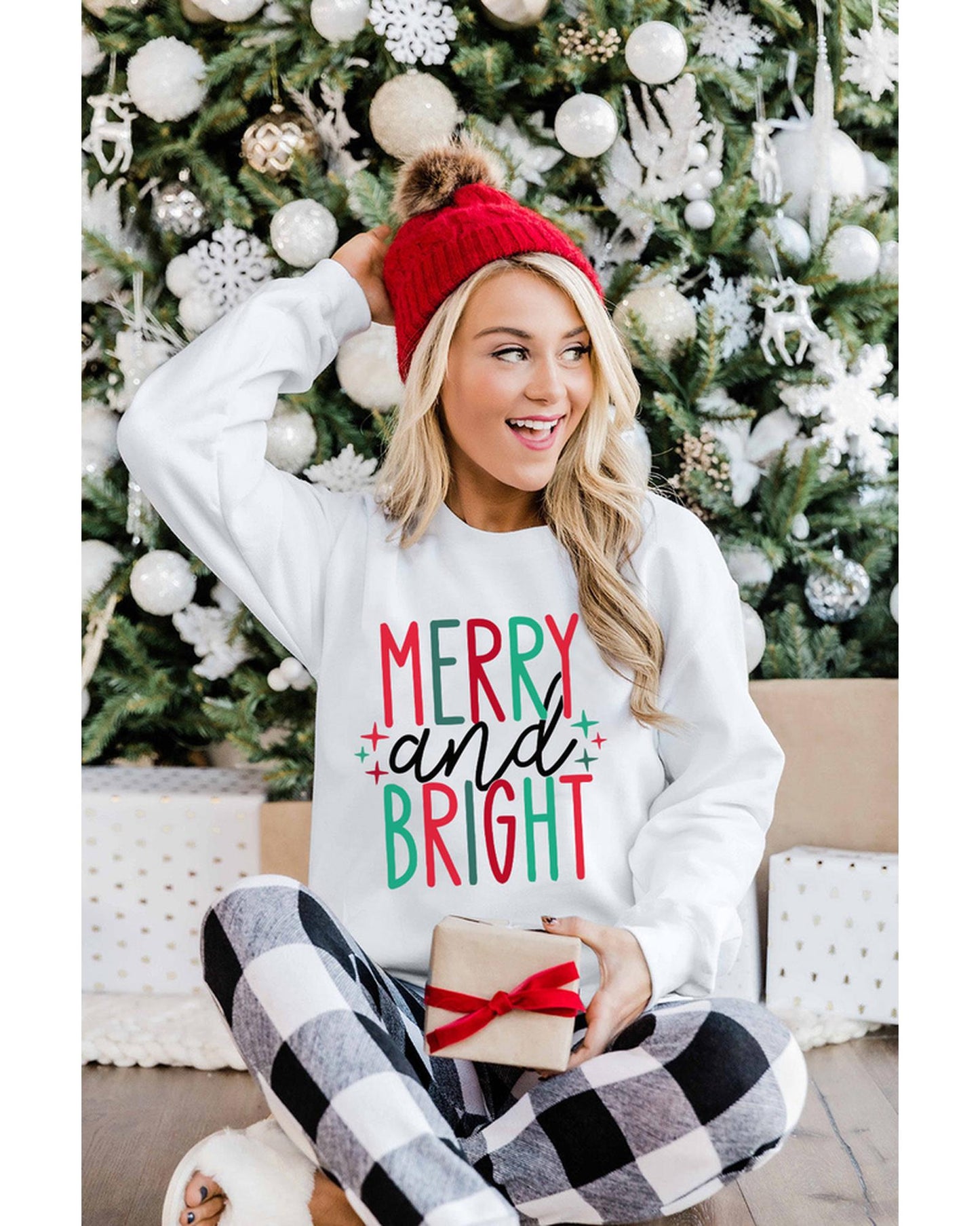 Azura Exchange Merry and Bright Long Sleeve Graphic Sweatshirt - XL