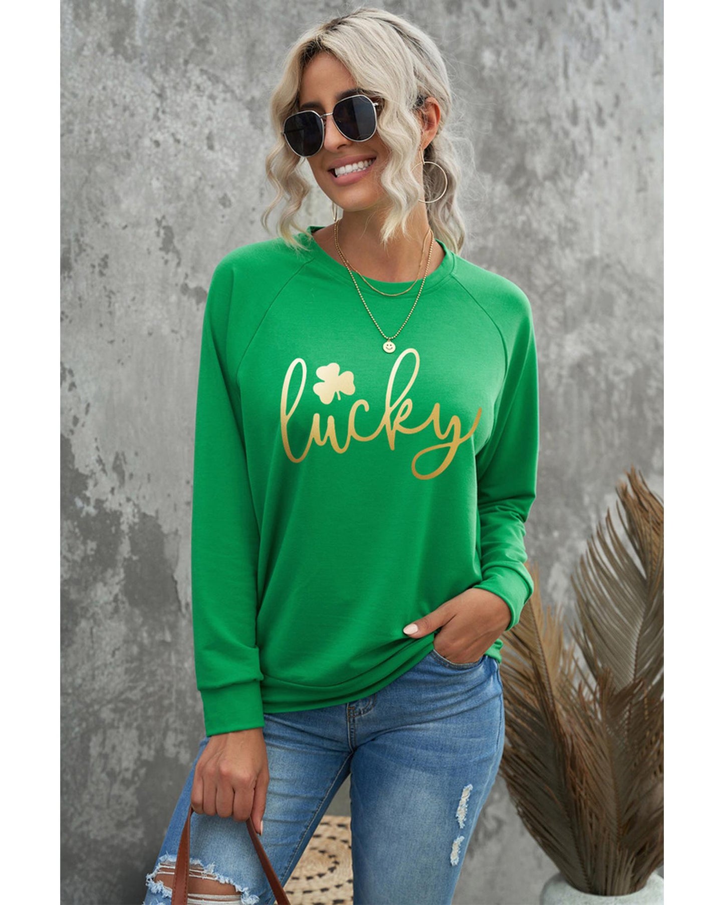 Azura Exchange Lucky Glitter Graphic Raglan Sleeve Sweatshirt - L