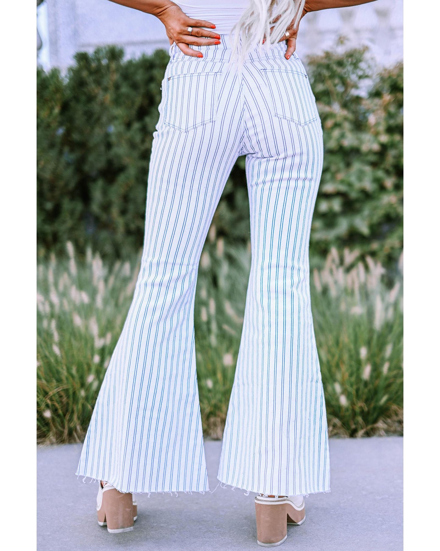 Azura Exchange Striped Print Flared Pants - M