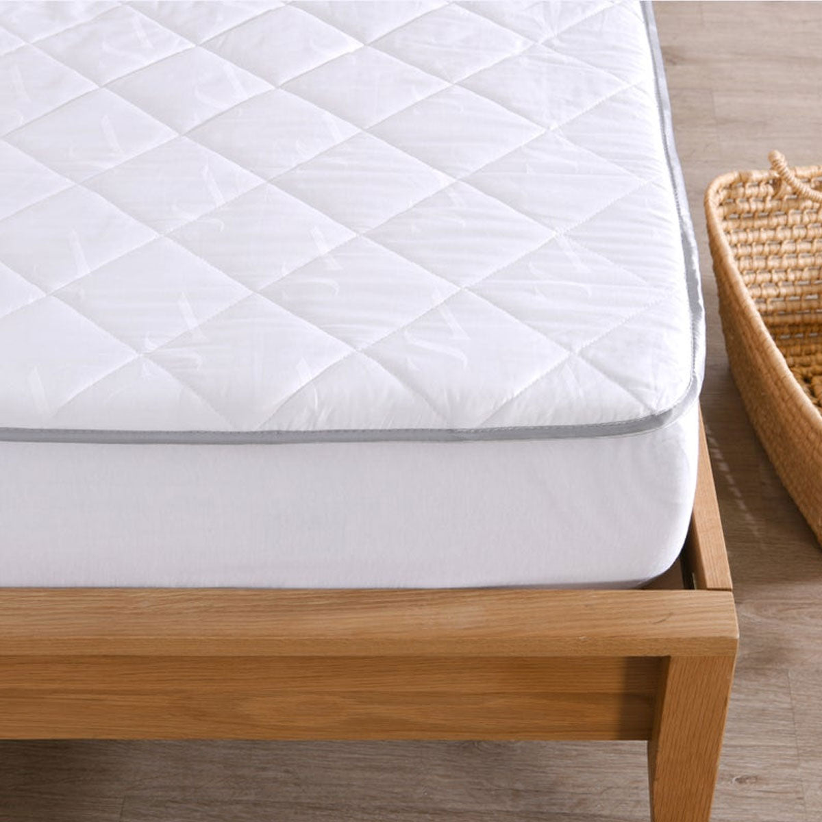 Accessorize 150GSM Premium Wool Mattress Protector Super King