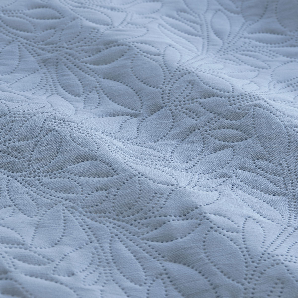 Ardor Lottie Bluebell Pinsonic Embossed Quilt Cover Set Queen