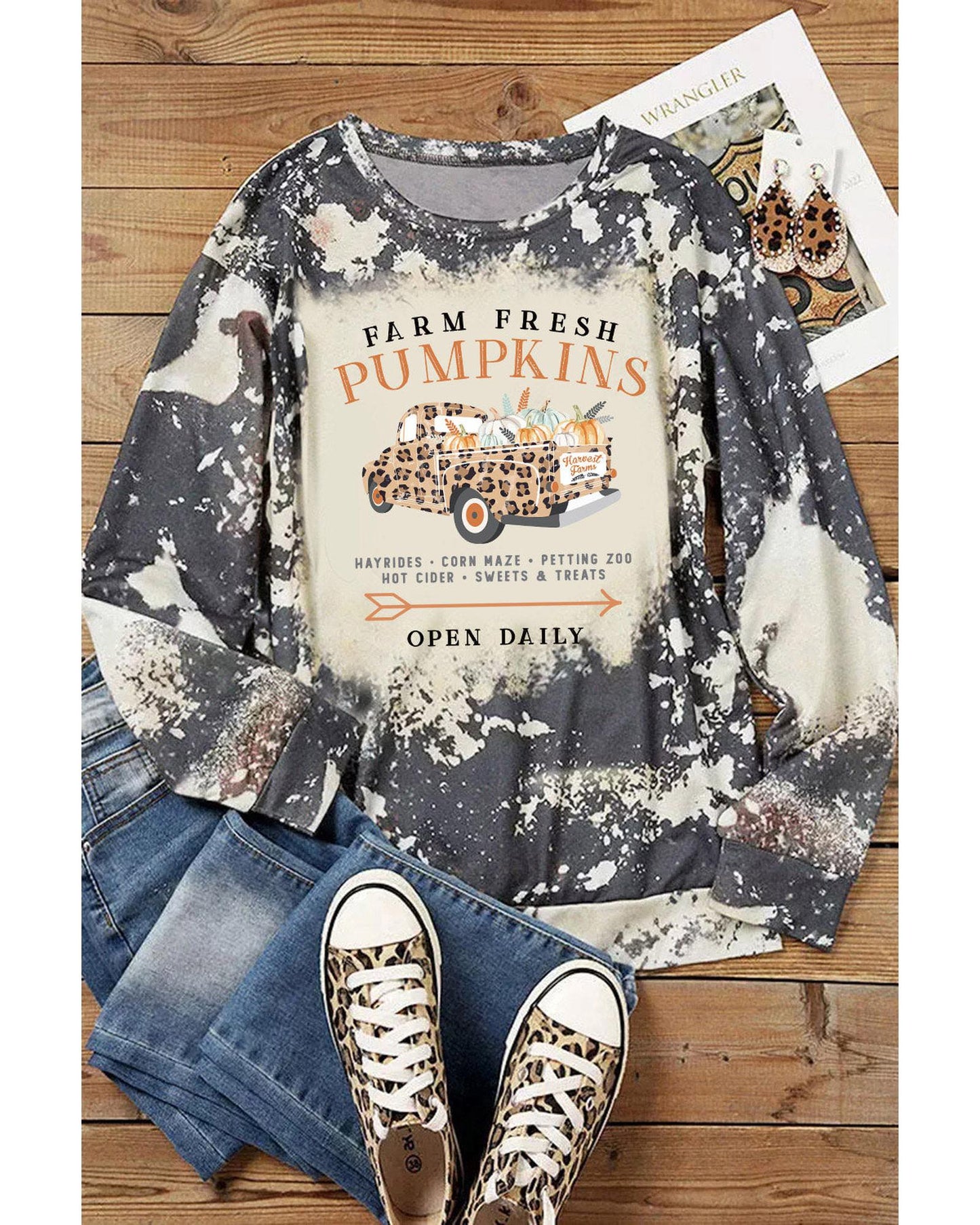 Azura Exchange Graphic Bleached Top with  Farm Fresh Pumpkins - S